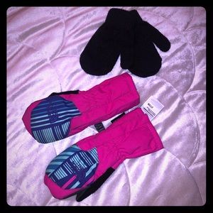 NWOT! North Face toddler mittens. 2t